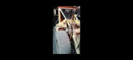 لودر ٥٠ عاده  حاله كويسه جداا موديل ٨٢ سعره ٦٢٠٠٠ وقابل للتفاوض