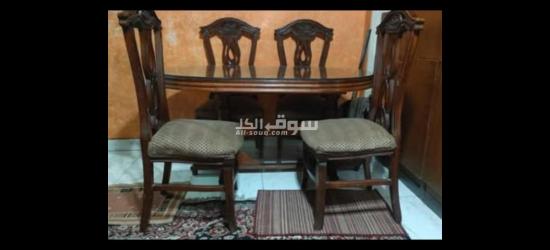 المساحات الصغيره سفرة مستعمله خشب زان بحاله ممتازه تقيله ١٥٠ × ٨٠ مع زجاج ٦ ملي اربع كراسي
