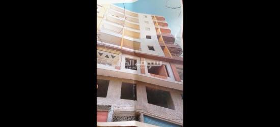 شقة بالدور الرابع عالعضم مساحة ضخمه