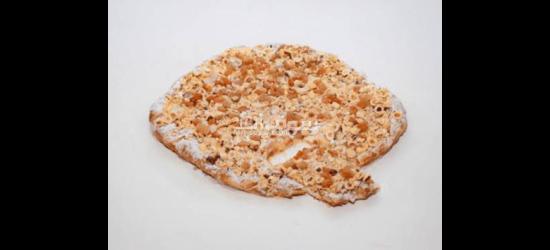 عمال لمصنع فطاير