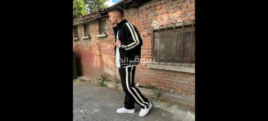 حركتك، ستايلك، راحتك… كله في ترنج واحد!”ترنج رجالي بخطين جانبيين يجمع بين الأناقة والراحة المطلقة - 3